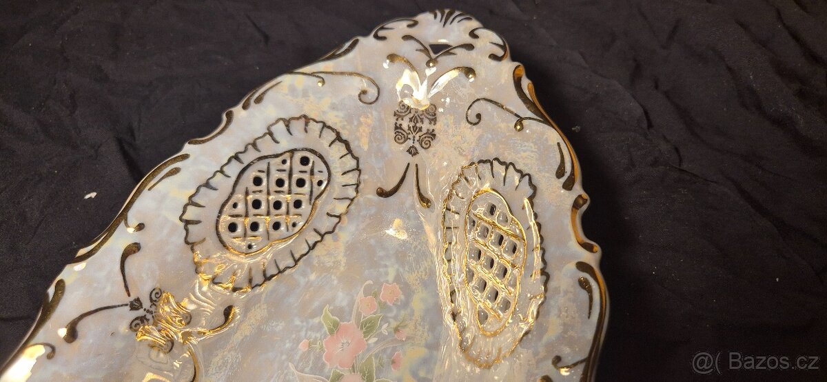 Porcelánová mísa,prořezávané vzory ,zlacené linie - 11