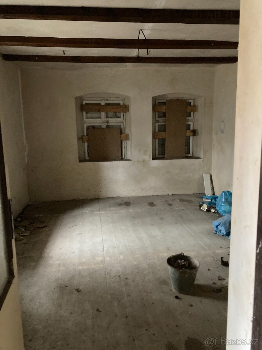 🏛️ Stavební parcela 657 m² se sítěmi – Plzeň-Božkov (Let - 11