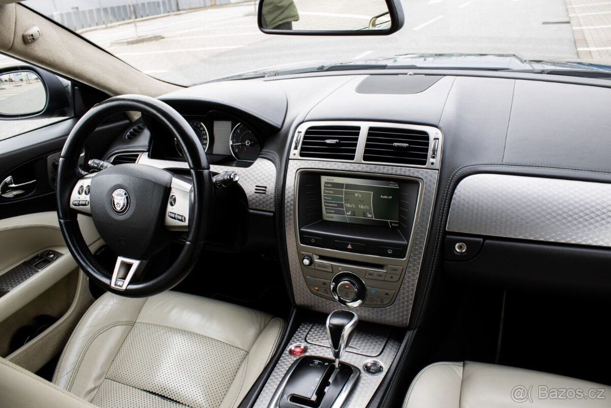 Jaguar XKR 4.2 Coupé 306kW A6, (2007) - 11