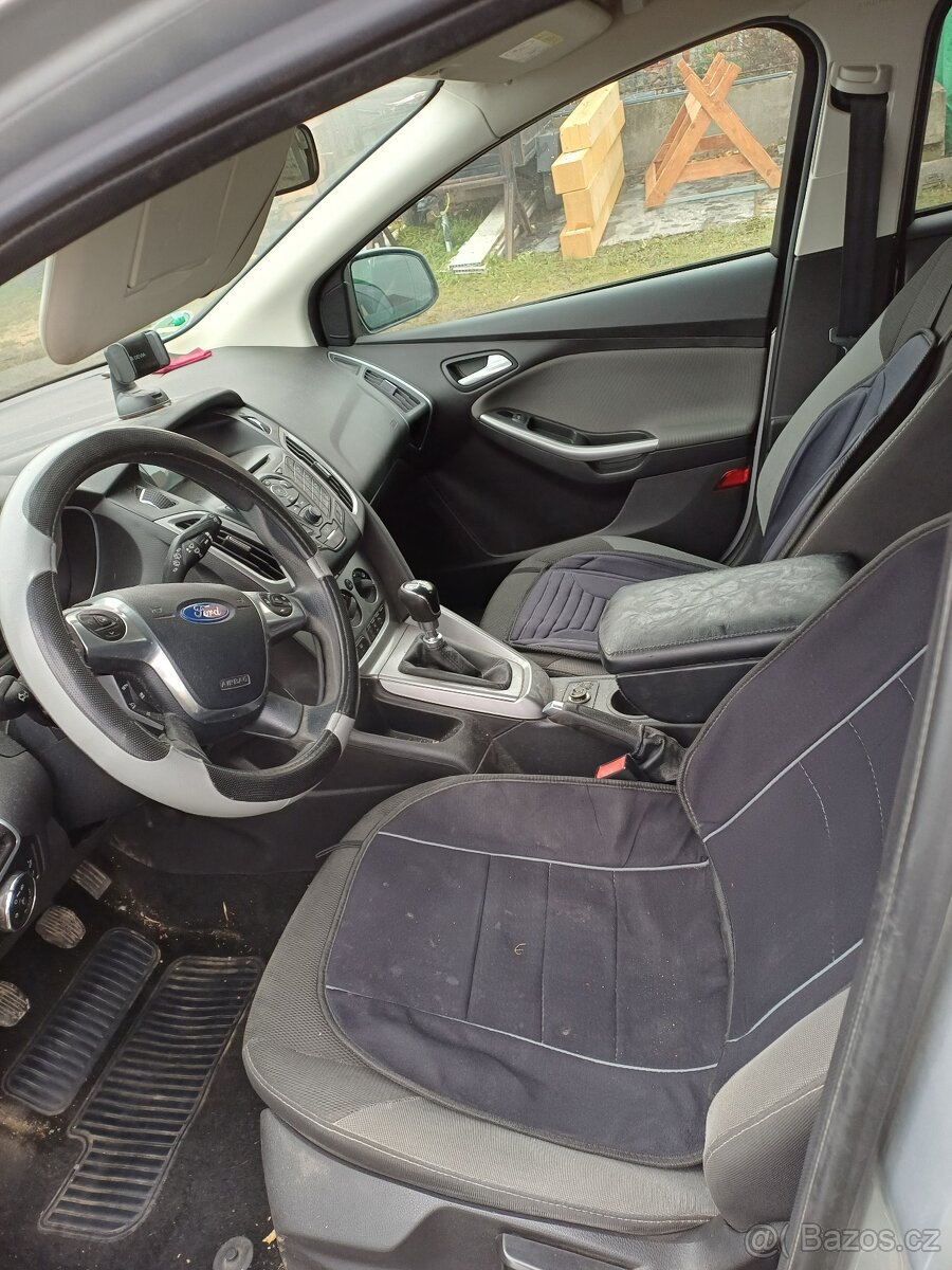 Ford focus combi 1,6 nafta - 11