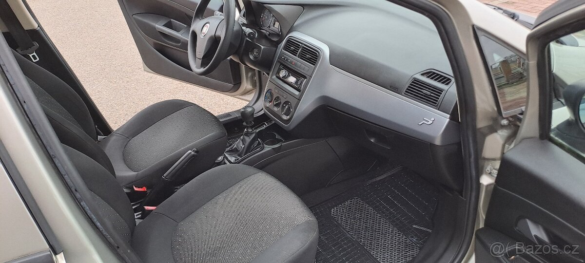Fiat Grande Punto 1.2 najeto 78 000 km 1 maj. kou v ČR - 11