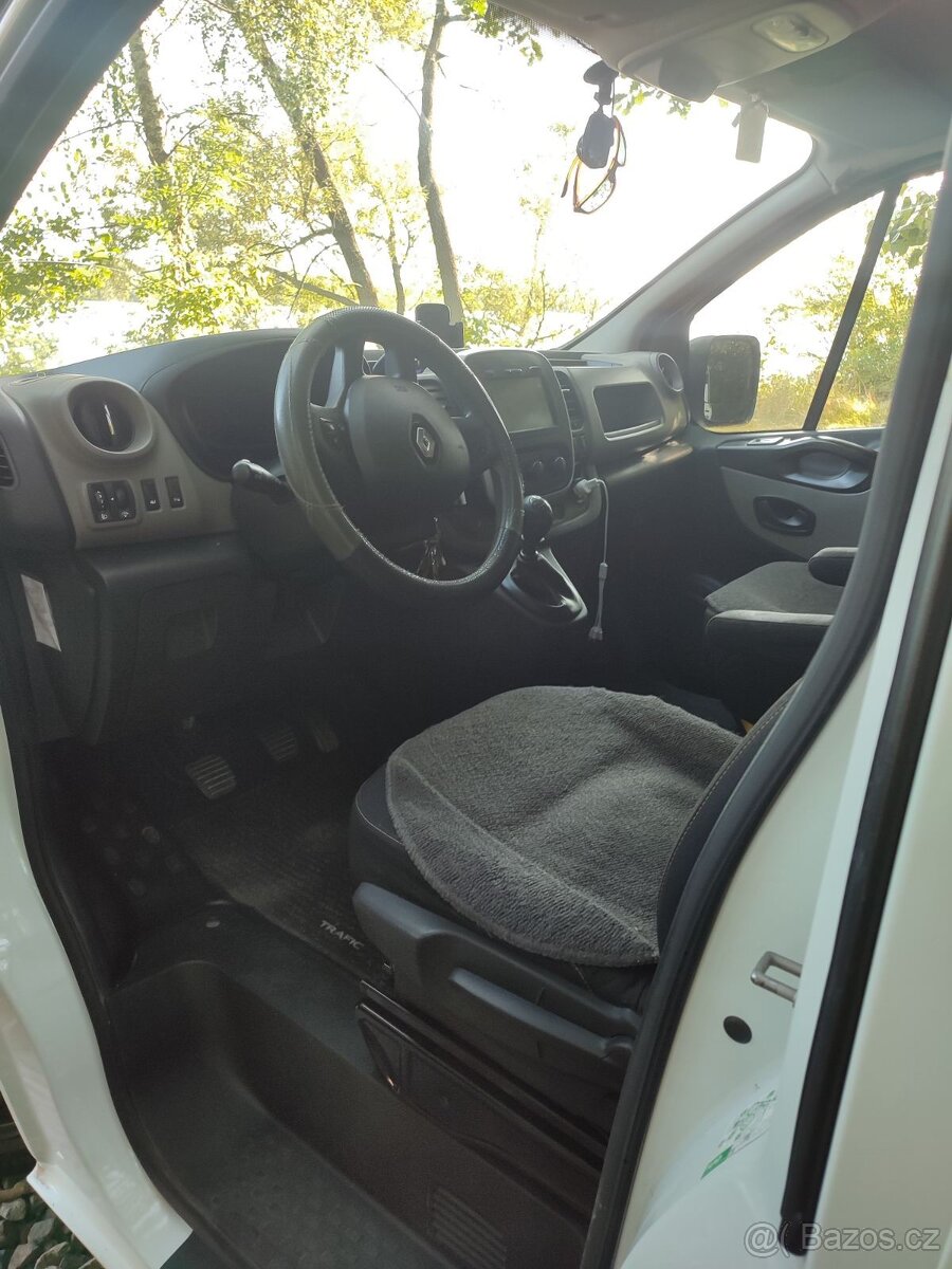 Renault Trafic 2016 / long / semi-passenger / 1.6 DCI - 11