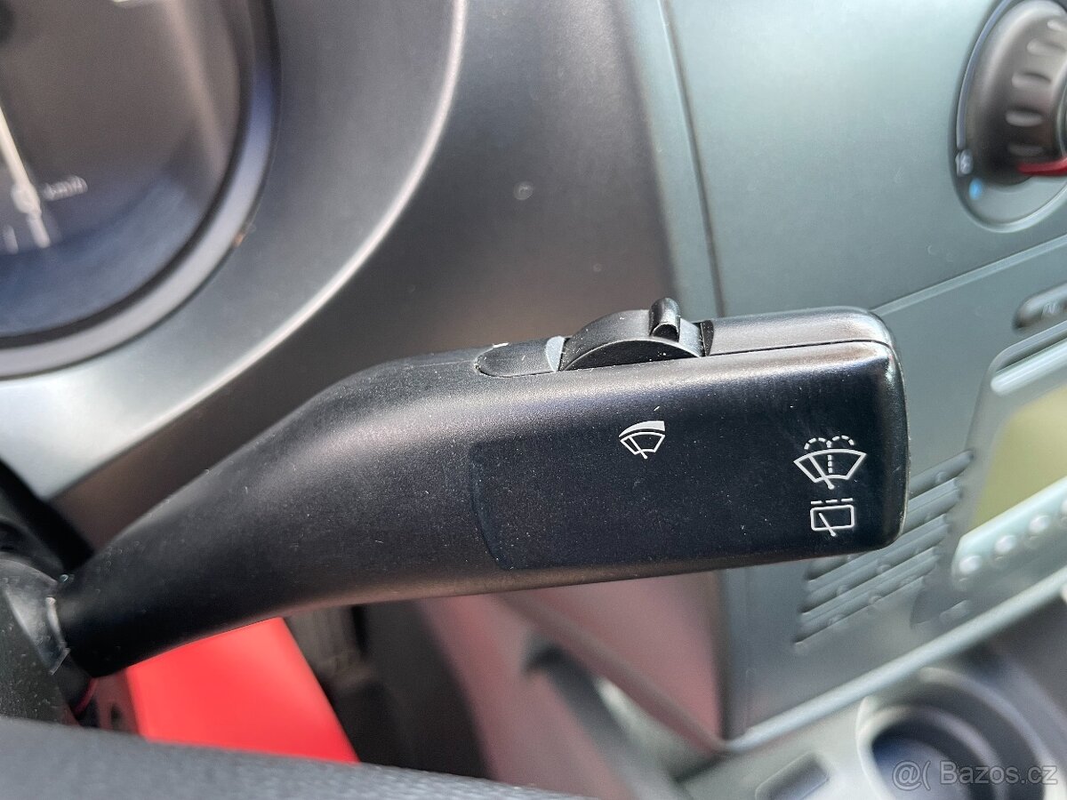 Seat Leon 1.6 MPi Serviska, Klima, 8xPneu - 11