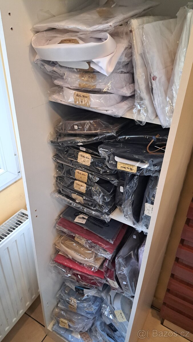 Nabízí se sklad oděvů - 11