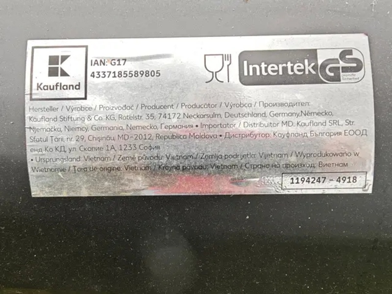 Venkovní gril na dřevěné uhlí. - 11