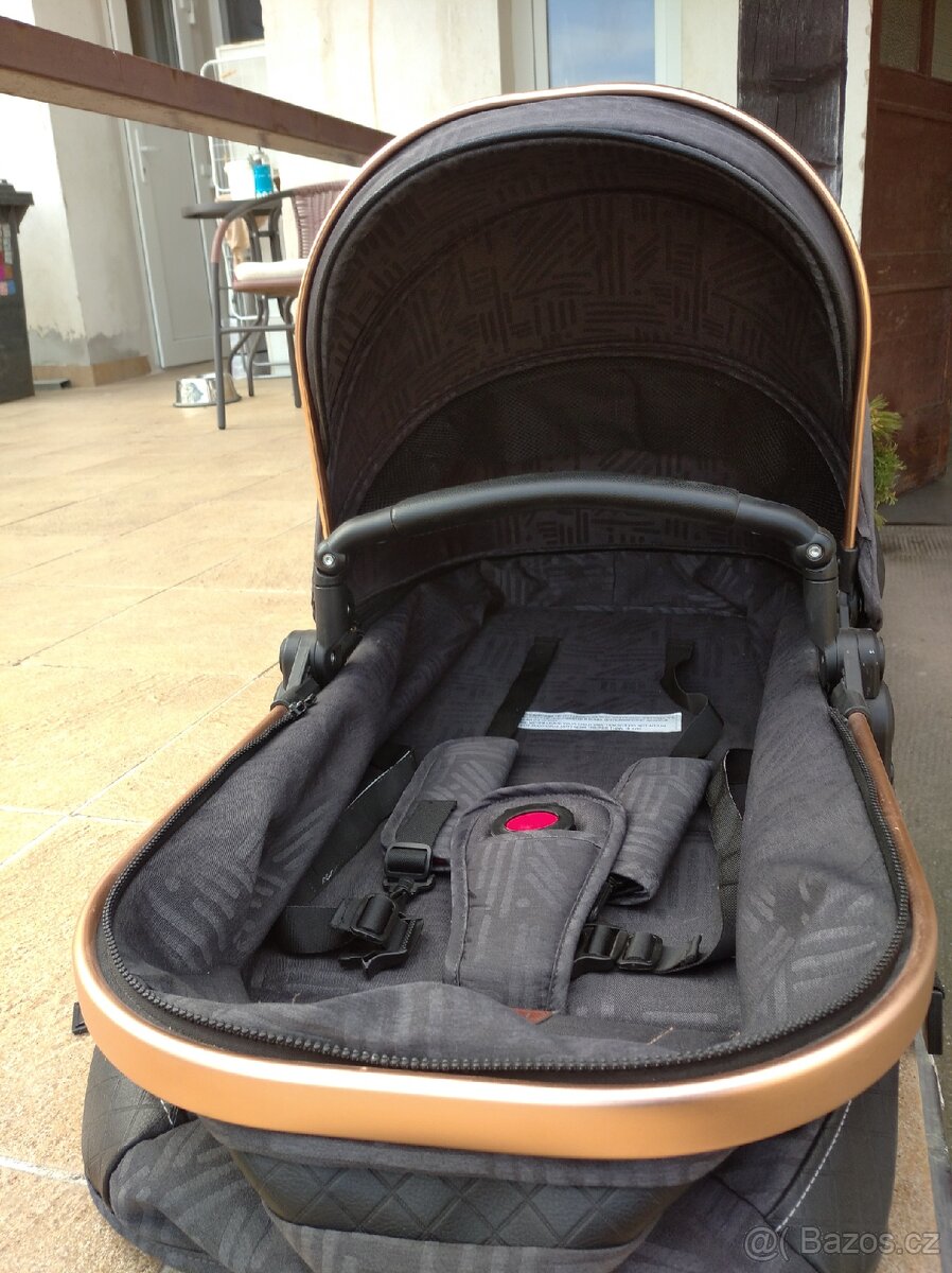 Použitý kočárek výborný stav - 11