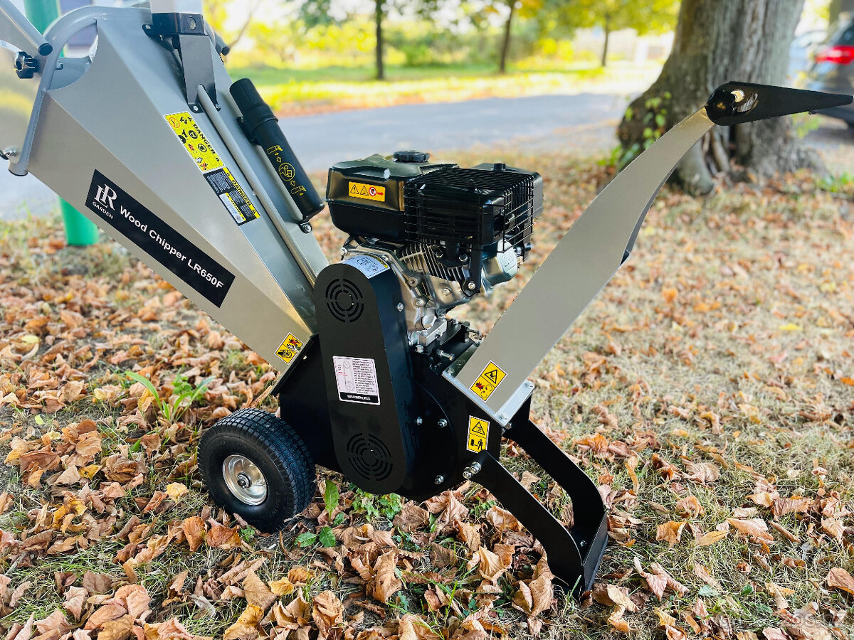 Štěpkovač dřeva LR 650 F - 11