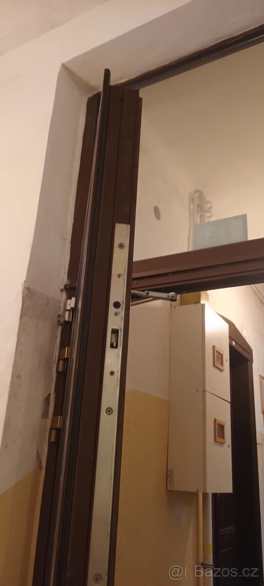 Hliníkové prosklené dveře - 11