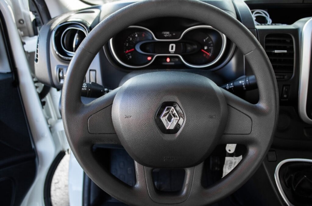 Renault Trafic 70kW (2020) - 11