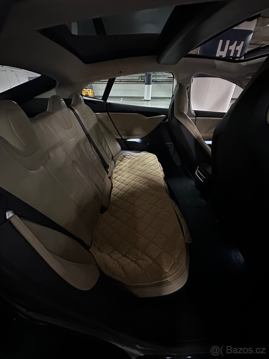 Tesla Model S - 11