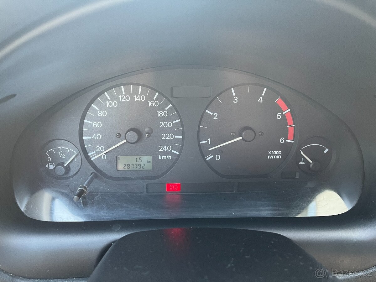 Mitsubishi Carisma 1,9 D Klimatizace - 11