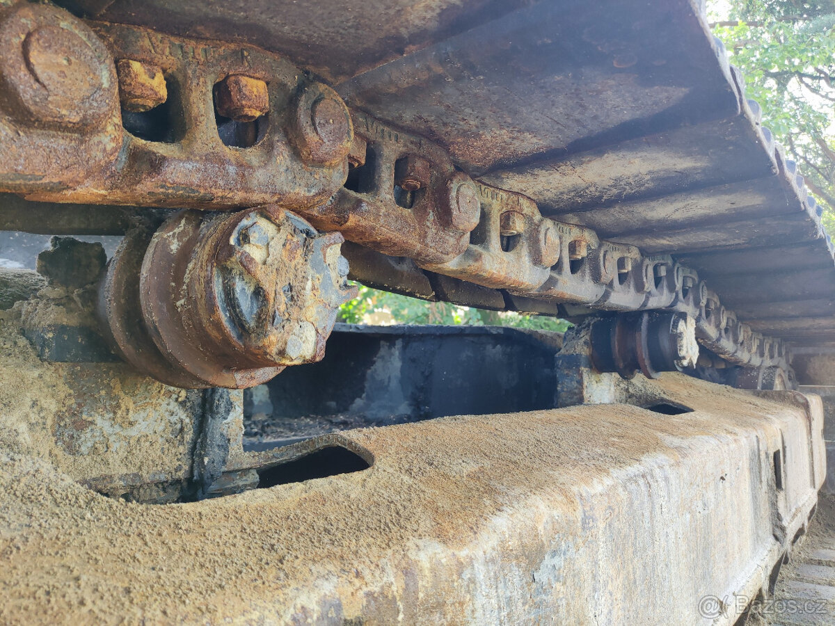 JCB JS200LC - podvozek - 11