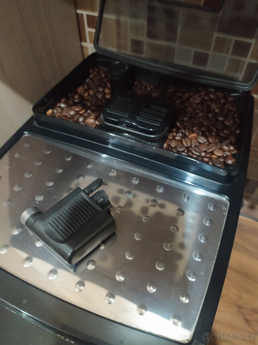 KÁVOVAR DELONGHI ECAM 23.463.B - PLNO AUTOMATICKÝ - 11