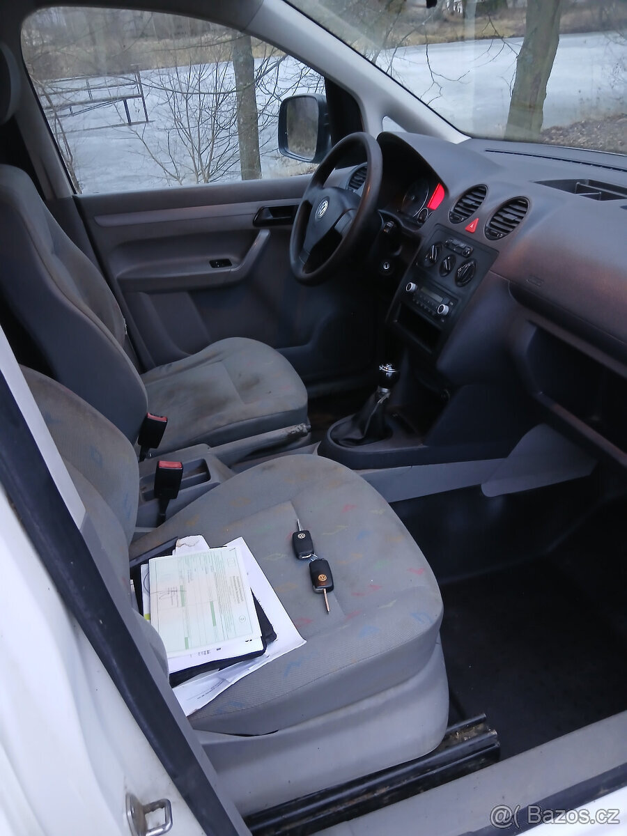 Prodám VW Caddy 1.9tdi 77kw 4motion 6kvalt - 11