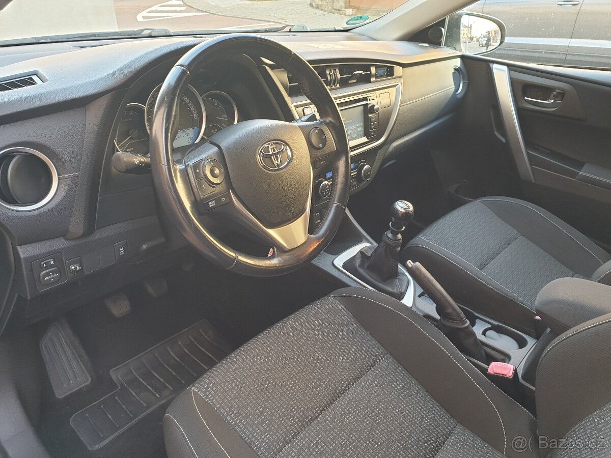 TOYOTA AURIS kombi 1,6i 97KW KAMERA 8xKOLA - 11