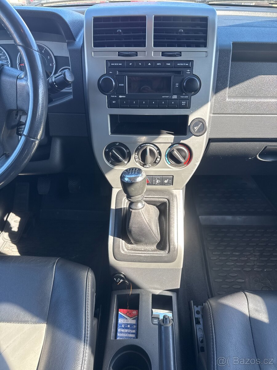 Jeep Compass 2.0 CRDi 4x4 103kW LIMITED - 11