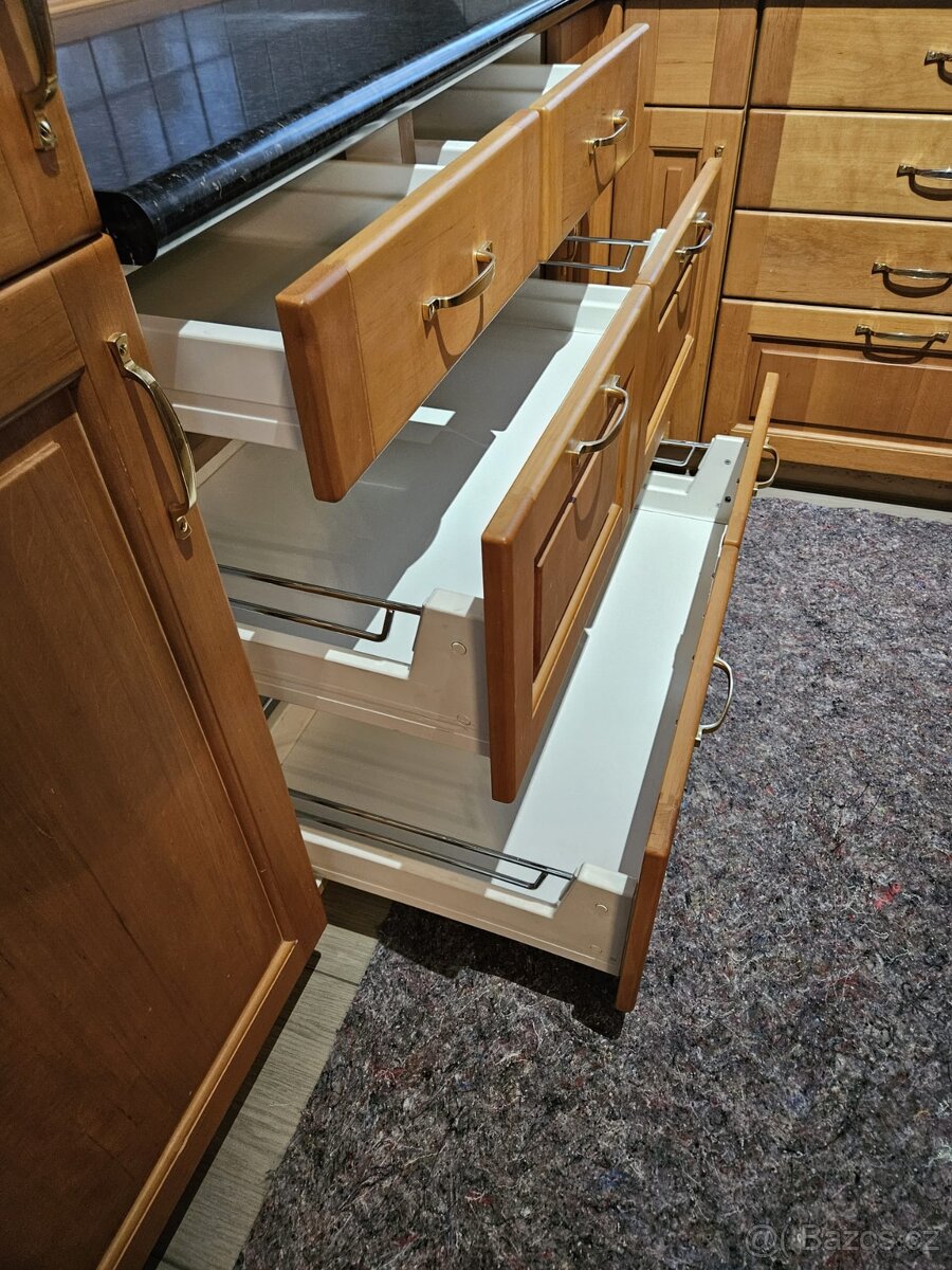 Kuchyňská linka z Německa se spotřebiči - 11