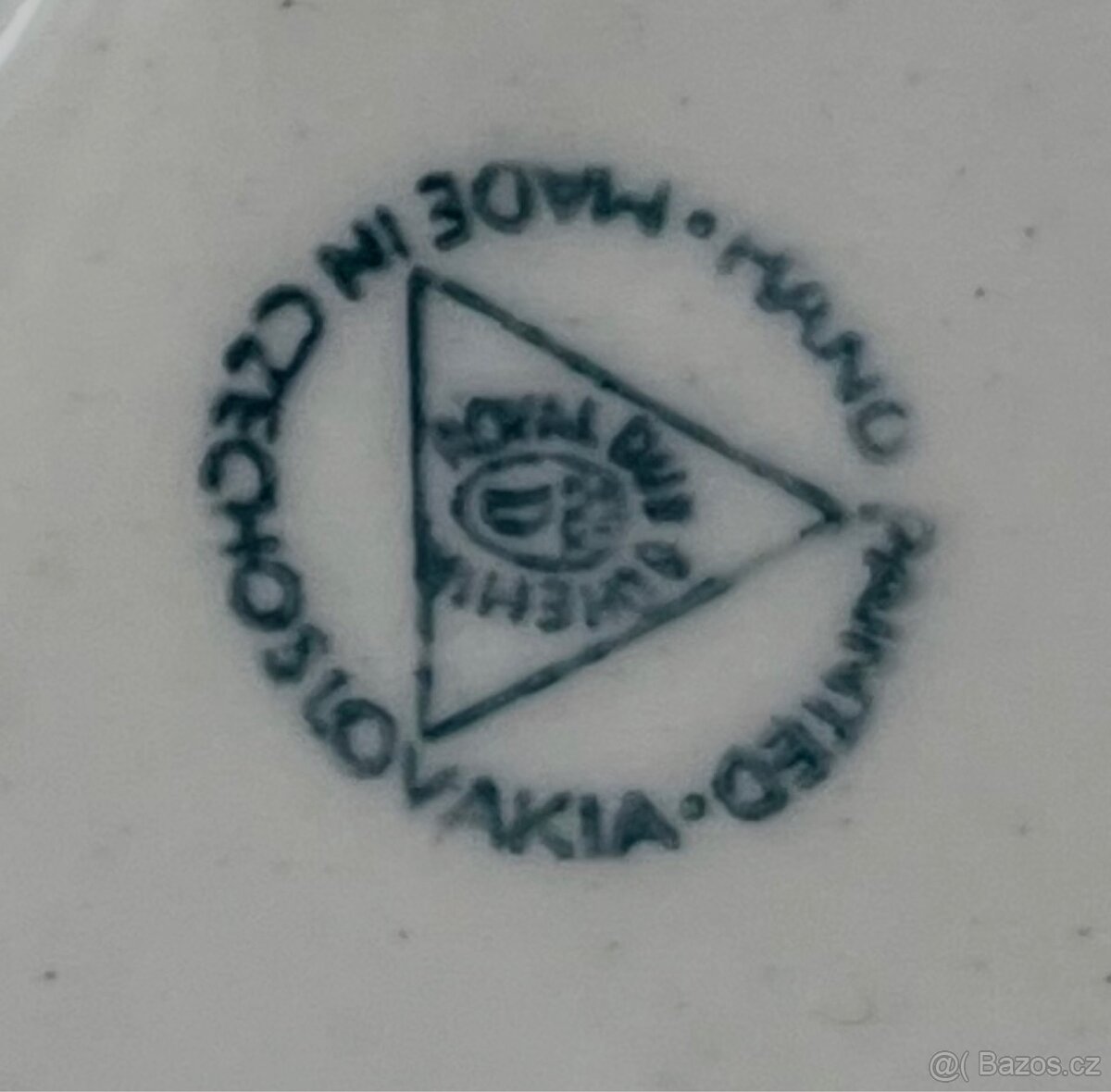 Royal Dux, Porcelánová soška - ležící chrt - 11