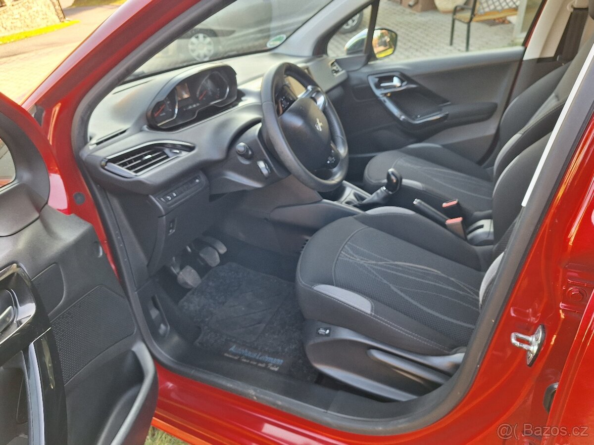 Peugeot 208 1.2 60 - 11
