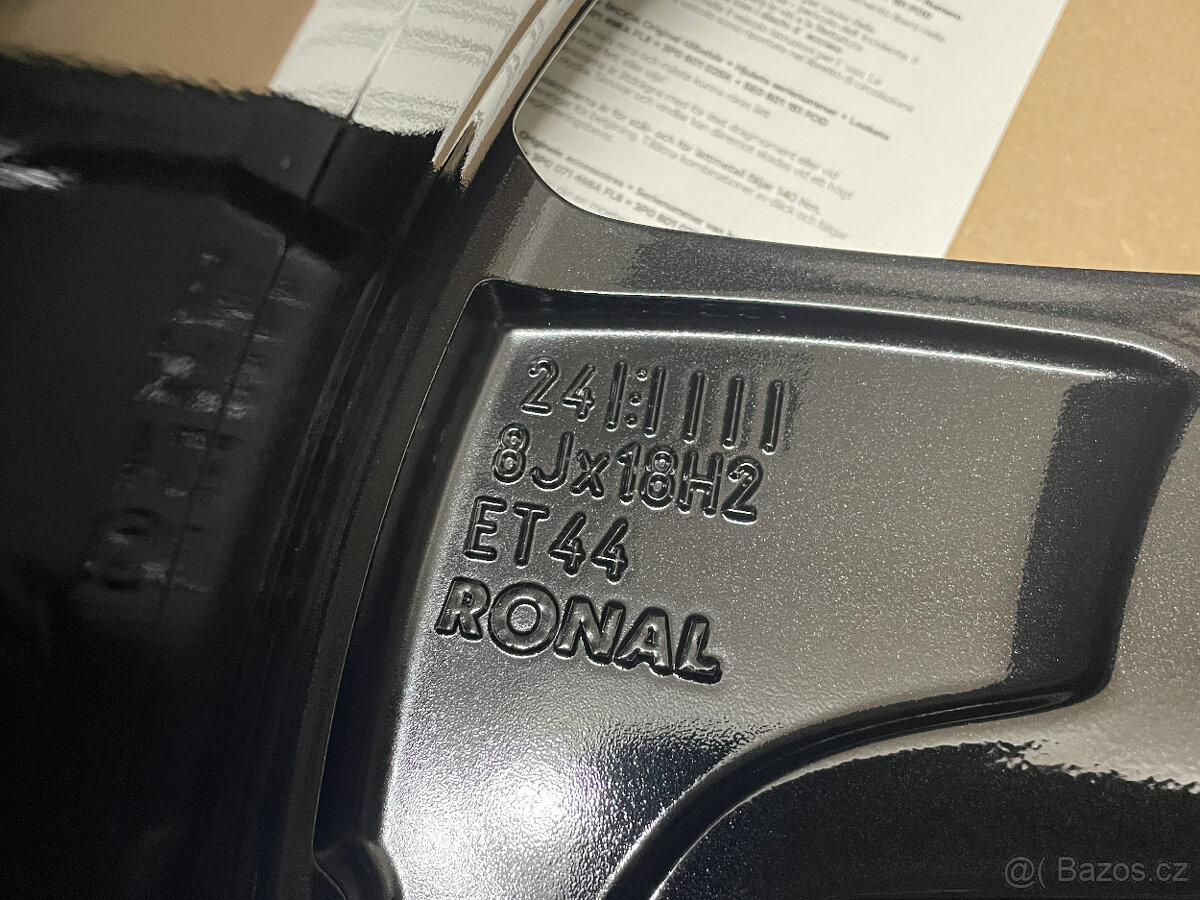 ŠKODA SUPERB 4 NOVÉ ALU TRISULI BLACK 8x18 ET44 - 11