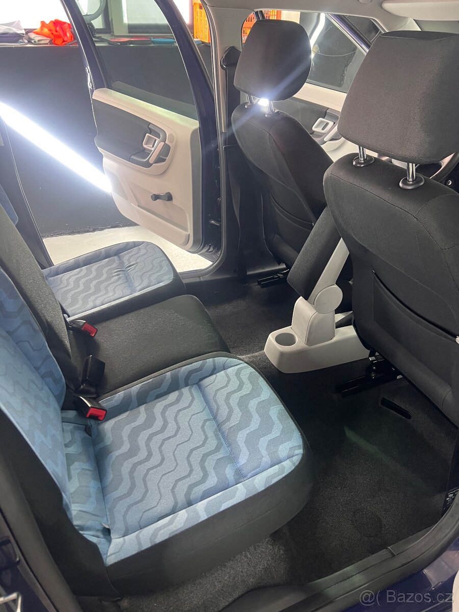 ŠKODA ROOMSTER 1.6 16v 77 kw - 11