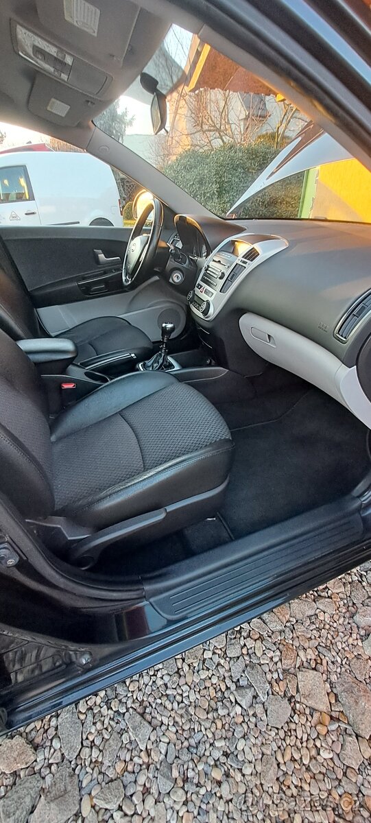 Kia Ceed comb1.6 16V CVVT 92kW serviska - 11