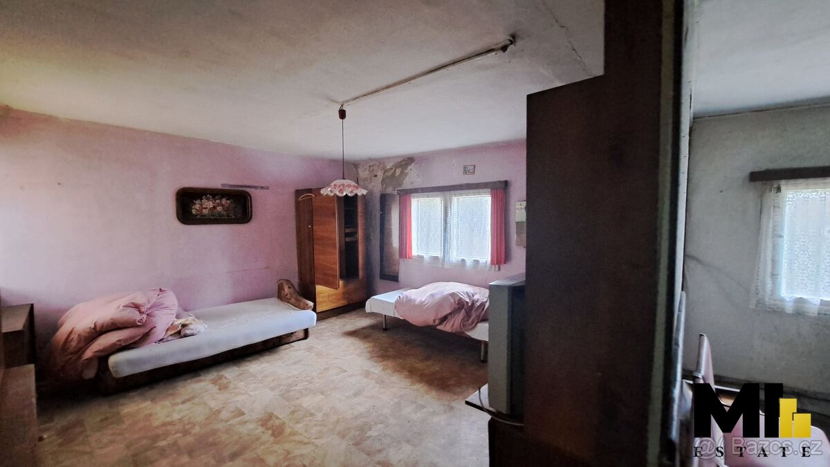 Prodej rodinného domu 435 m2 na pozemku o velikosti 1 790 m2 - 11