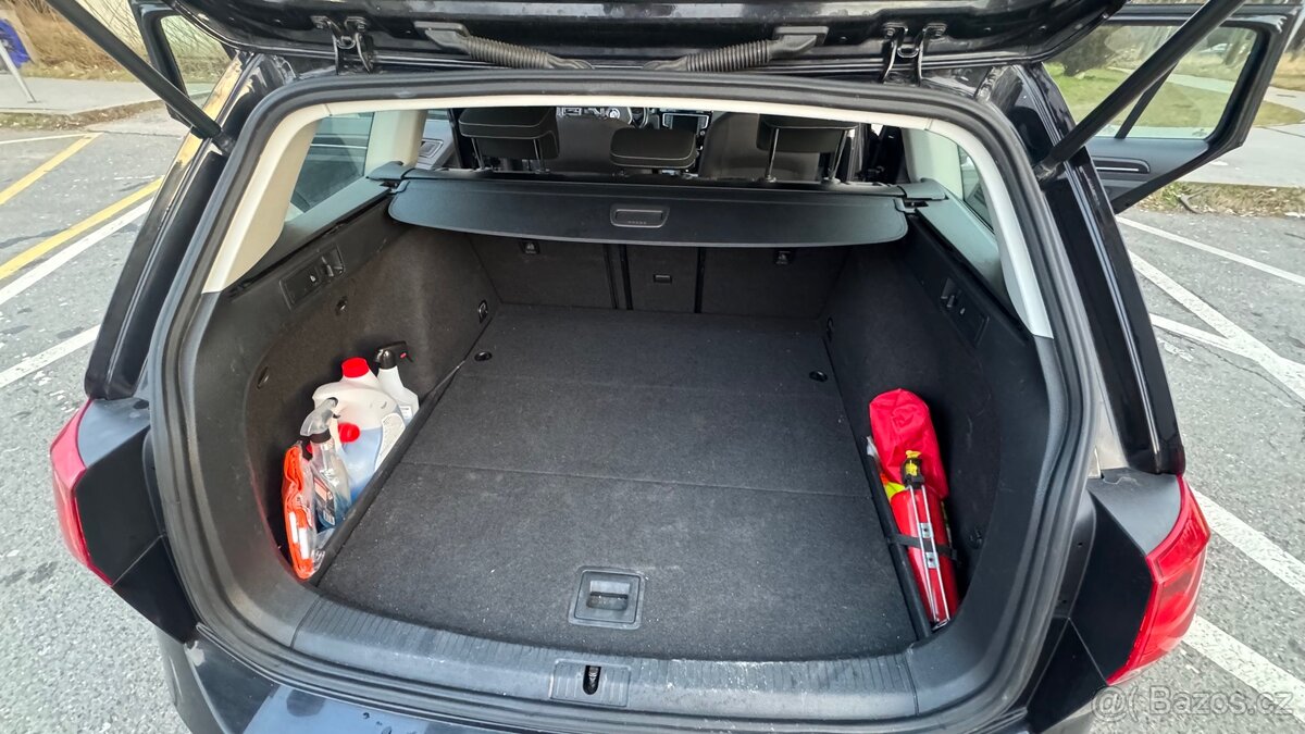Volkswagen Golf VII 2.0 TDI 2017, výbava Highline - 11