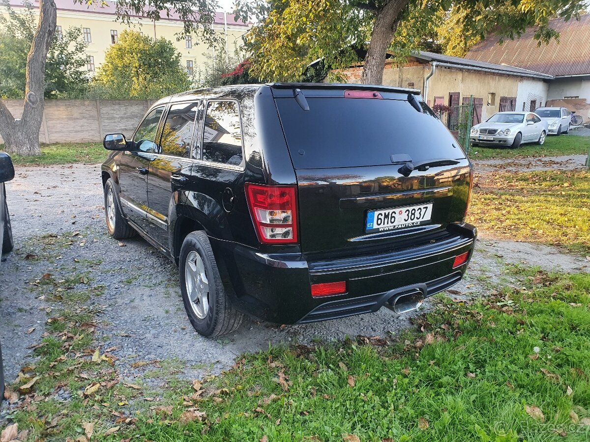 Jeep Grand Cherokee 5,7 Hemi SRT - 11