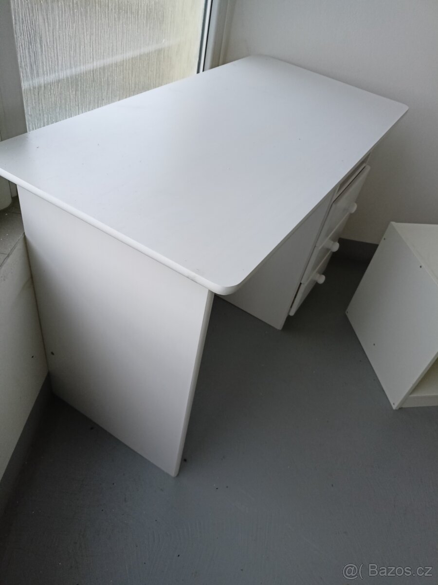 Pracovní stůl - 11