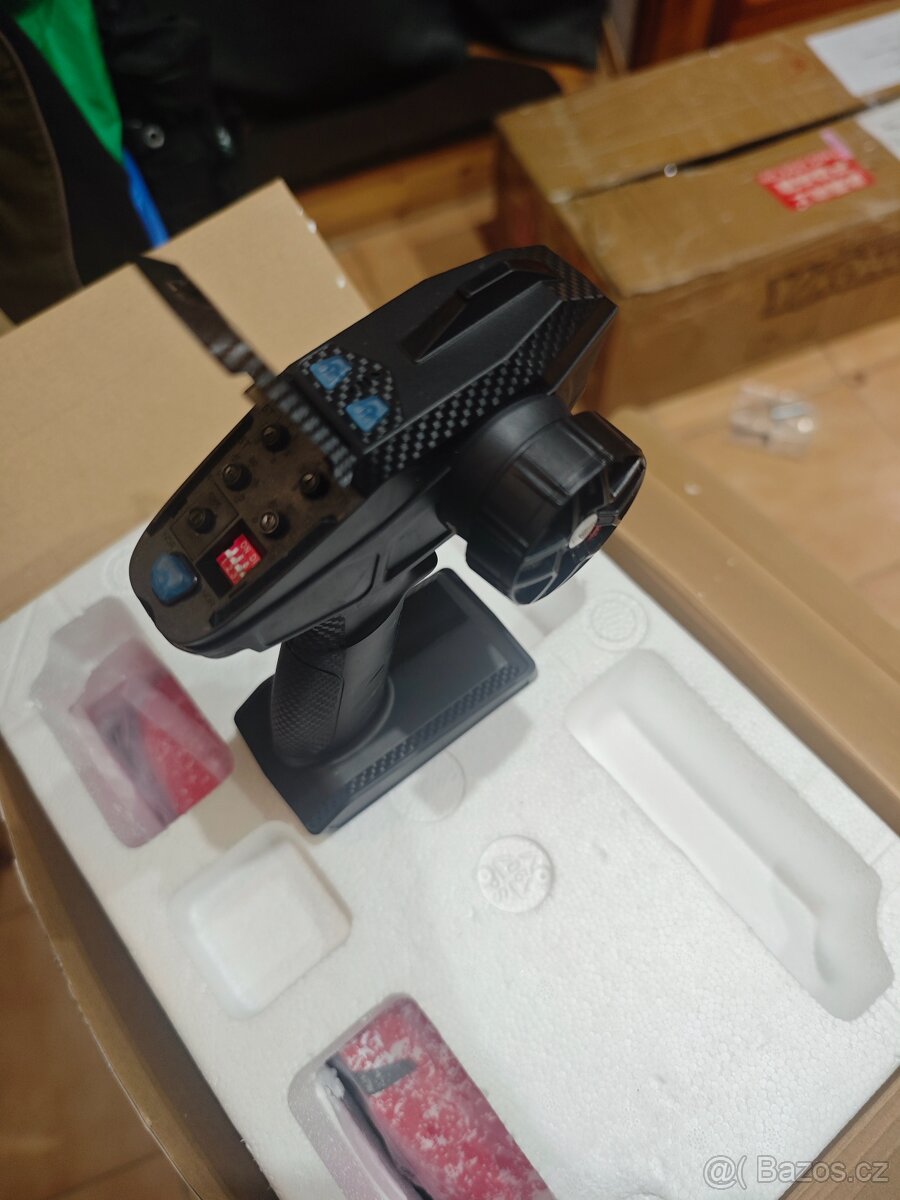 TRAXXAS UDR 1/7 SCALE RC - 11