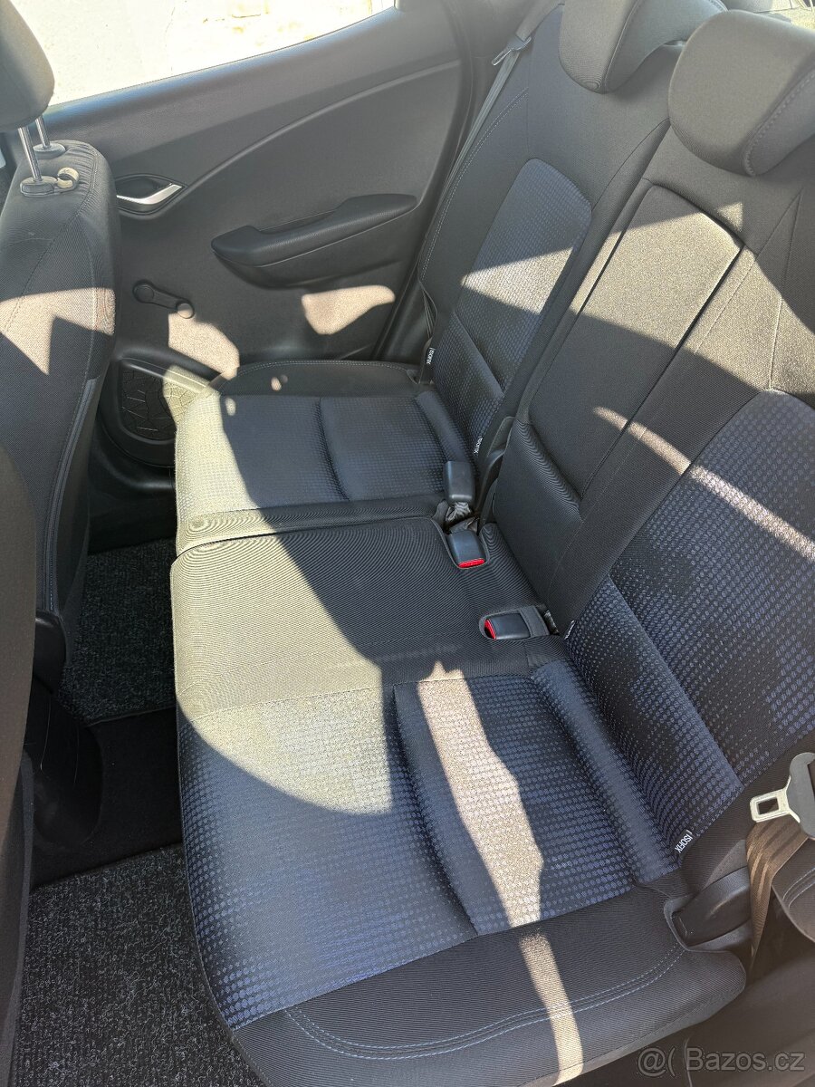 Hyundai IX 20 1.4 benzín,nový v ČR,rok 2012 - 11