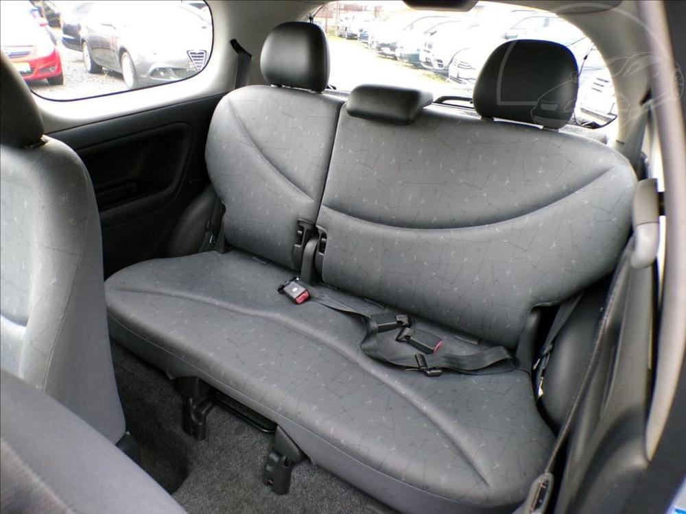 Toyota Yaris 1,0 VVT-i - 11