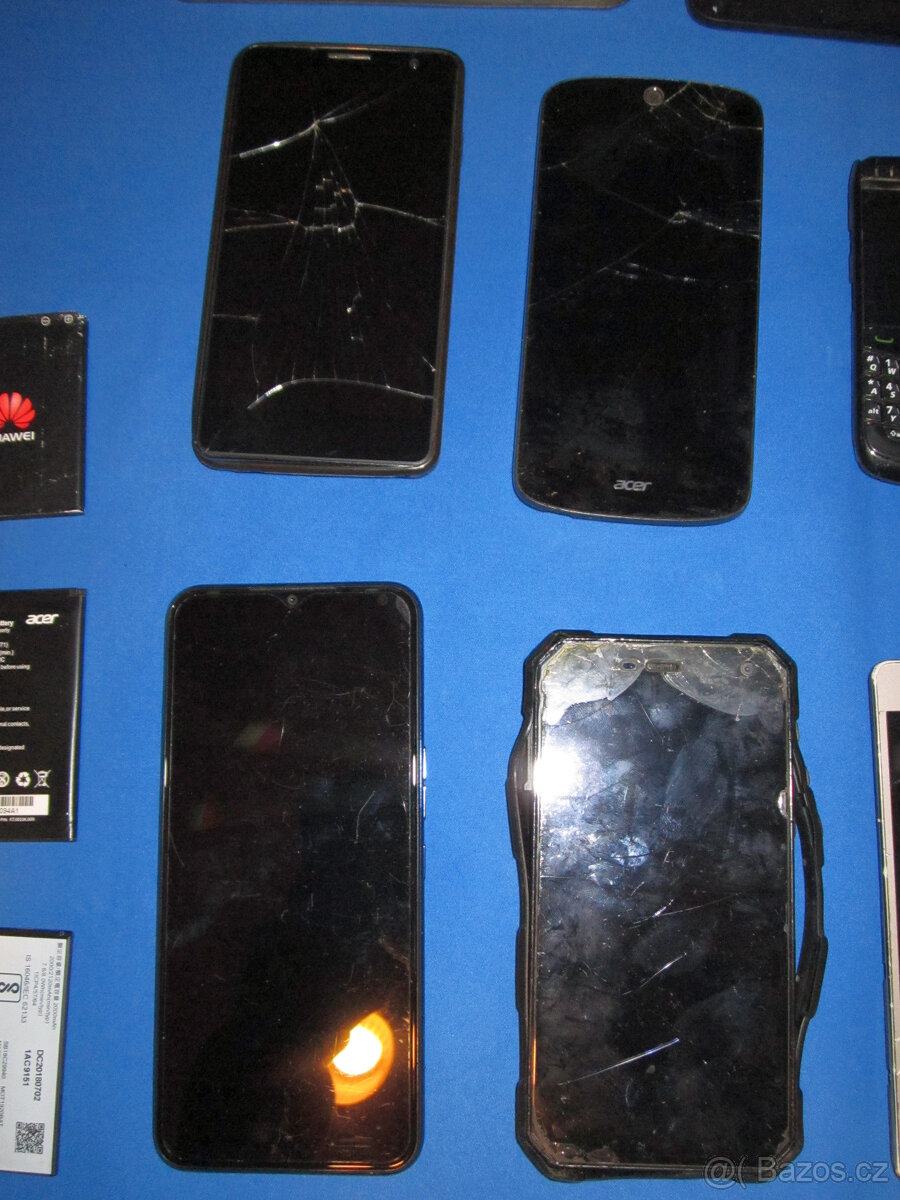 Mobily na díly, kryty, baterky - 11