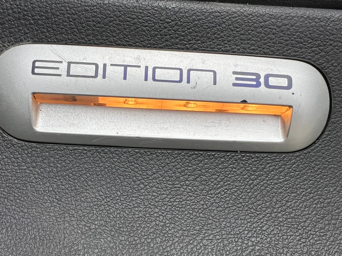 VW Multivan T6 2.0TDi DSG 4M Edition 30, 7míst, max.výb - 11