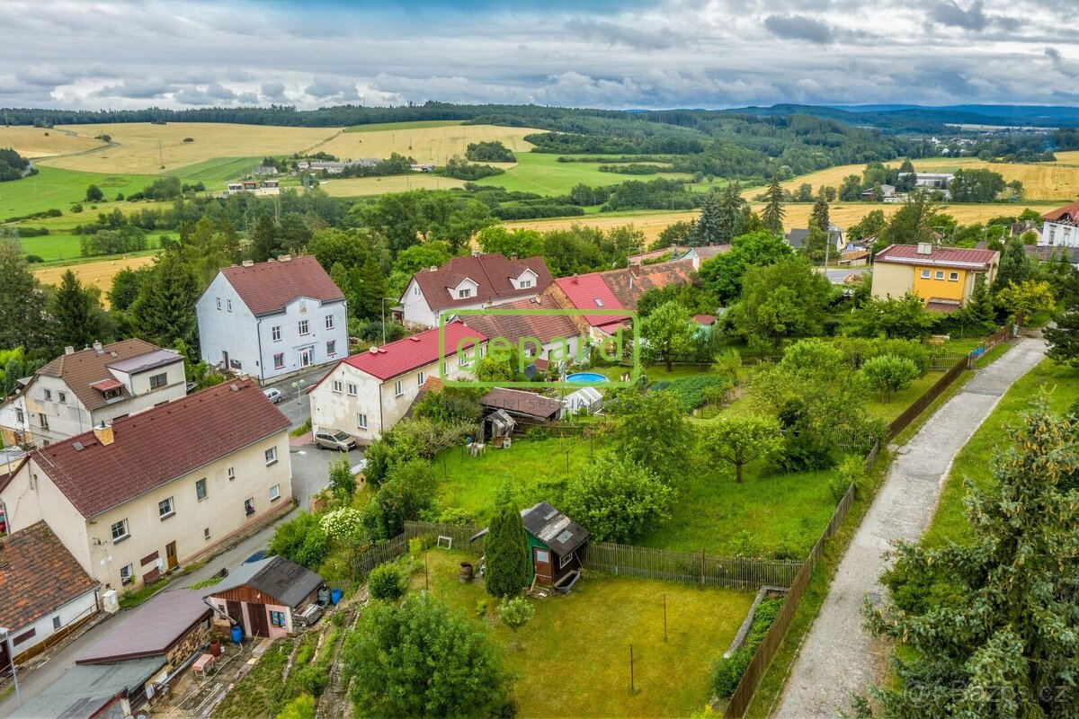 Prodej stavebního pozemku ve Zbirohu, klid, zeleň, výborná d - 11