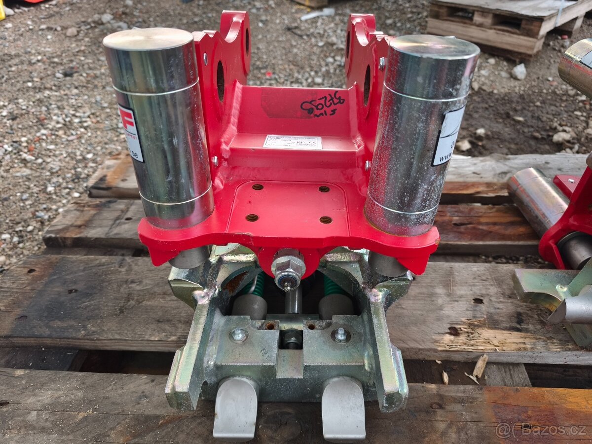 Naklápěcí rychloupínák pro 2-3t bagr - 11