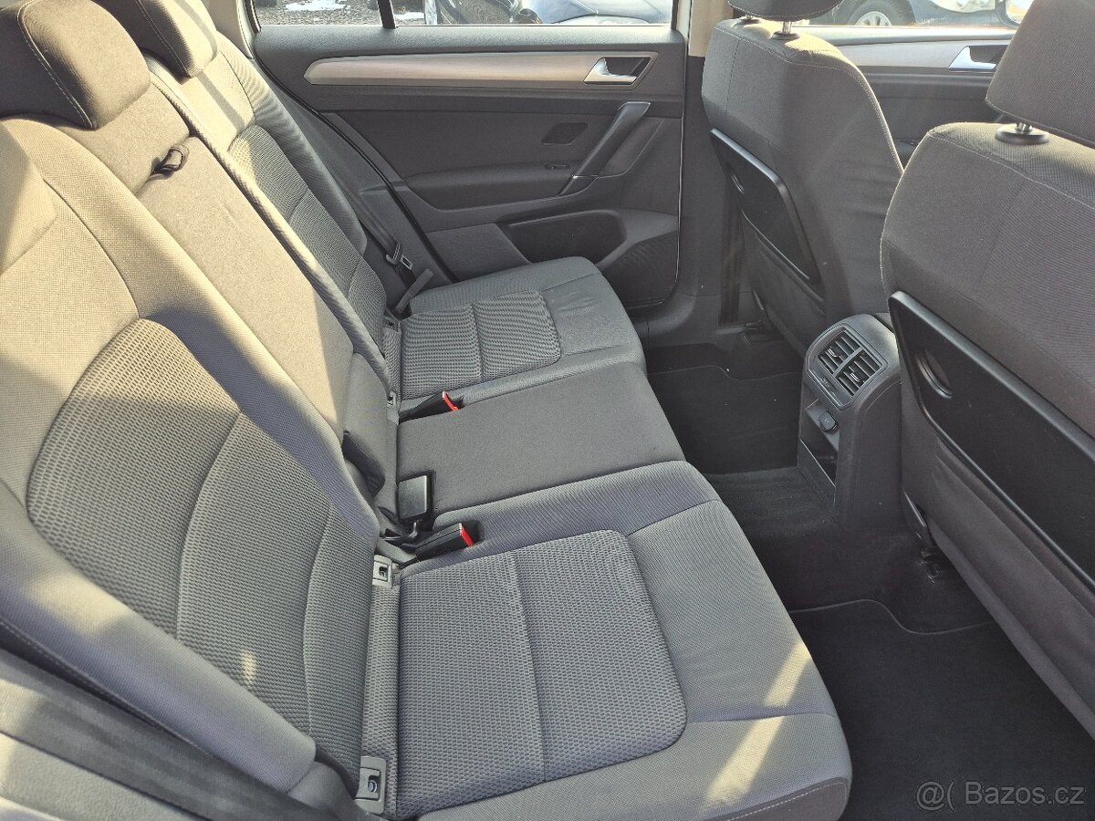 VW Golf Sportsvan,1.2TSi,81KW,KLIMA,1 MAJITEL,R.V.2015 - 11