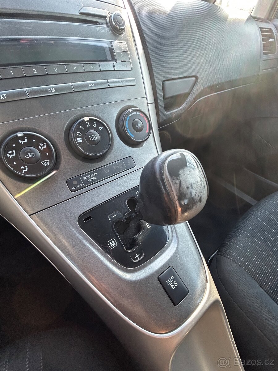 TOYOTA AURIS hatchback, rok výroby 2007 - 11