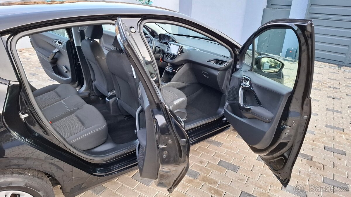 Peugeot 208 1,0 VTI - 50kw. KRÁSNÝ STAV - NAJETO: 70 tis km - 11