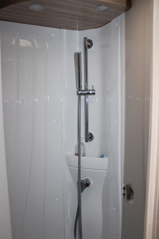 BURSTNER IXEO 710 - 11