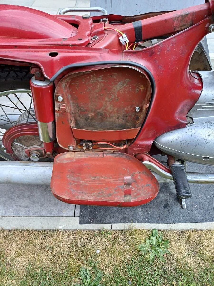 Jawa 250/559 Panelka s TP - 11