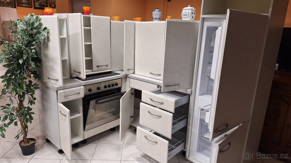 Rohová kuchyňská linka německé výroby - 11