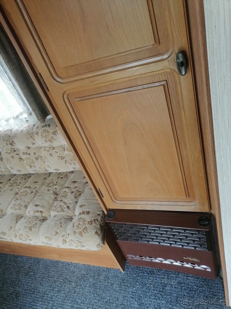 Karavan Burstner, Koupelna , Topení - 11