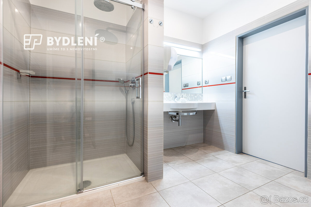 Pronájem komerčního prostoru 153 m², Teplice – Modlanská uli - 11