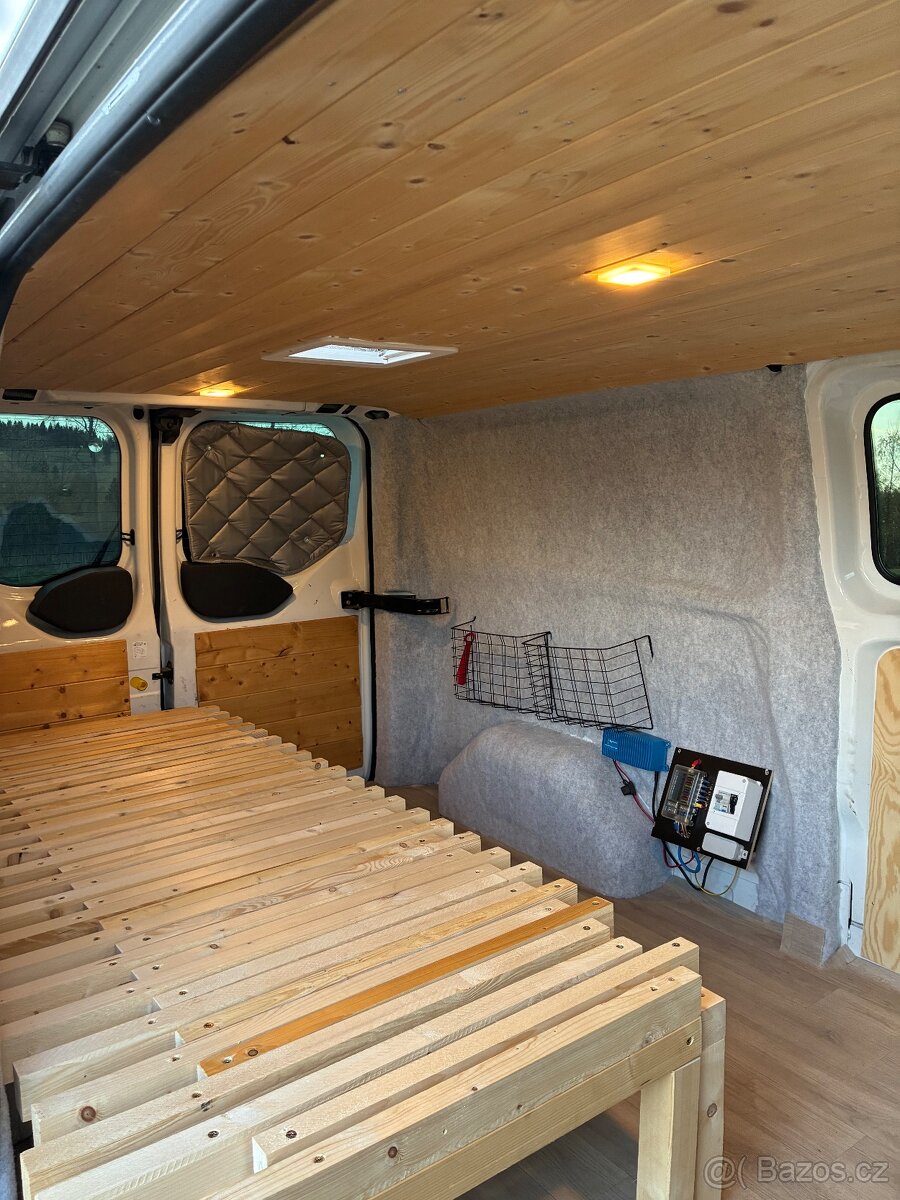 Ford Transit Custom obytný - 11