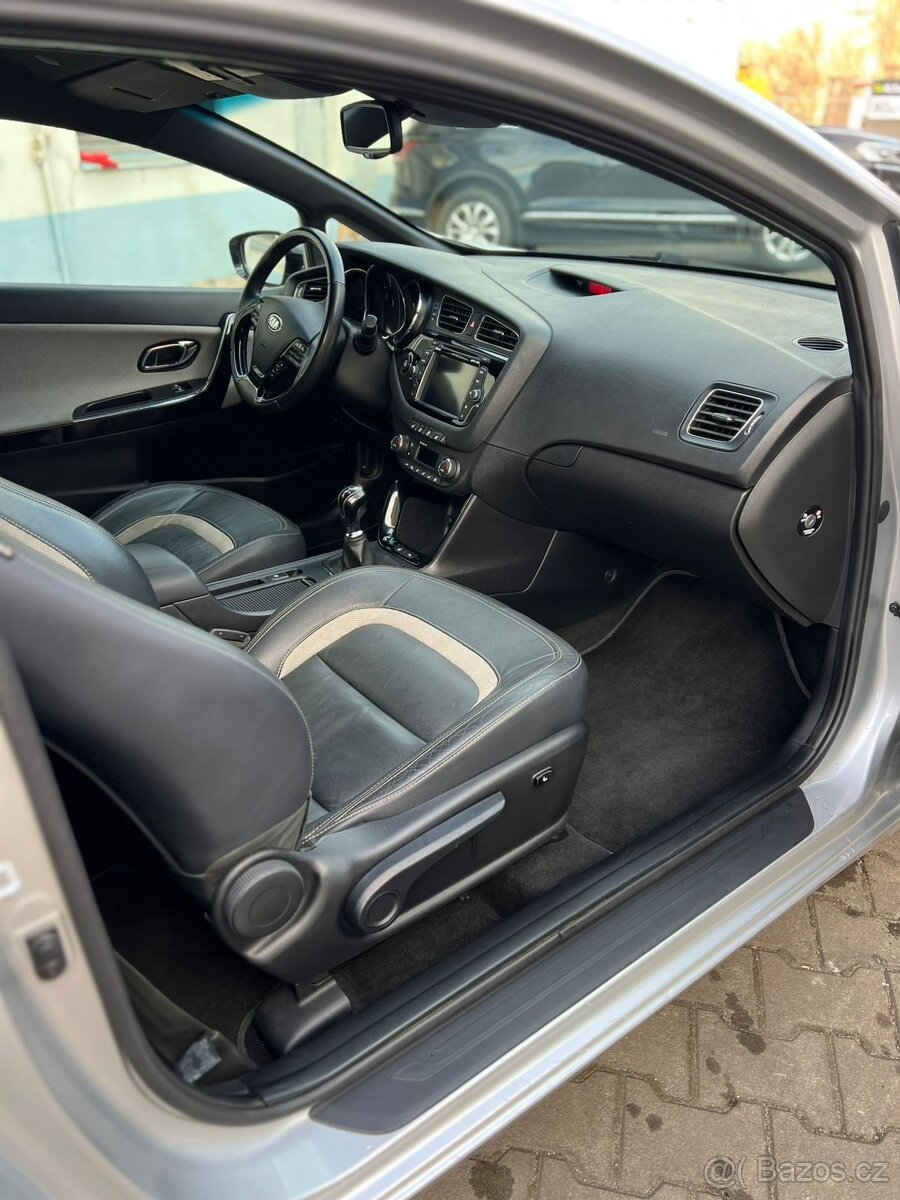 Kia PRO Seed 2013 1.6 CRDI - 11