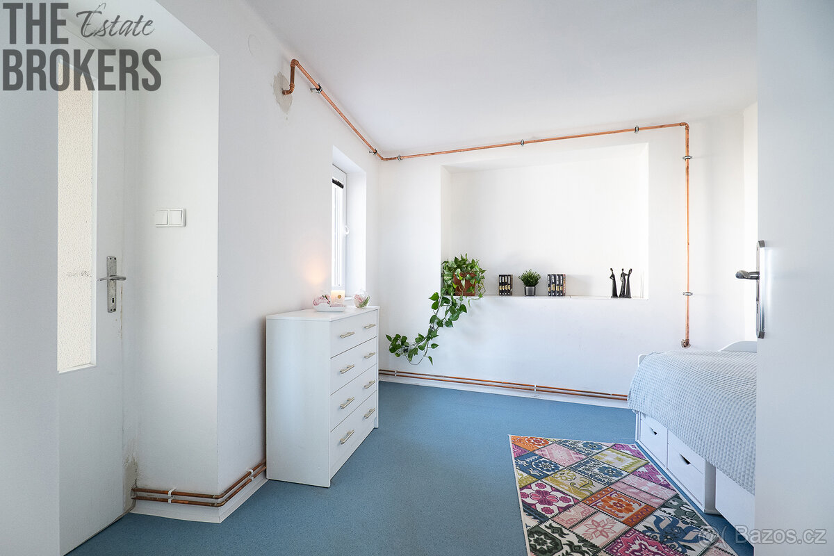 Prodej rodinného domu 4+1-170m2, garáž, pozemek 672m2 - 11