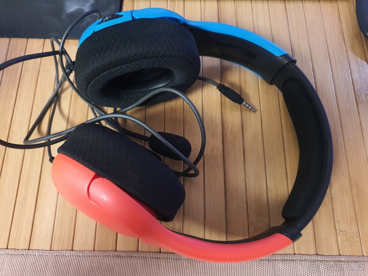 nintendo switch oled + Mobapad M6 HD Joycons + 4 hry - 11