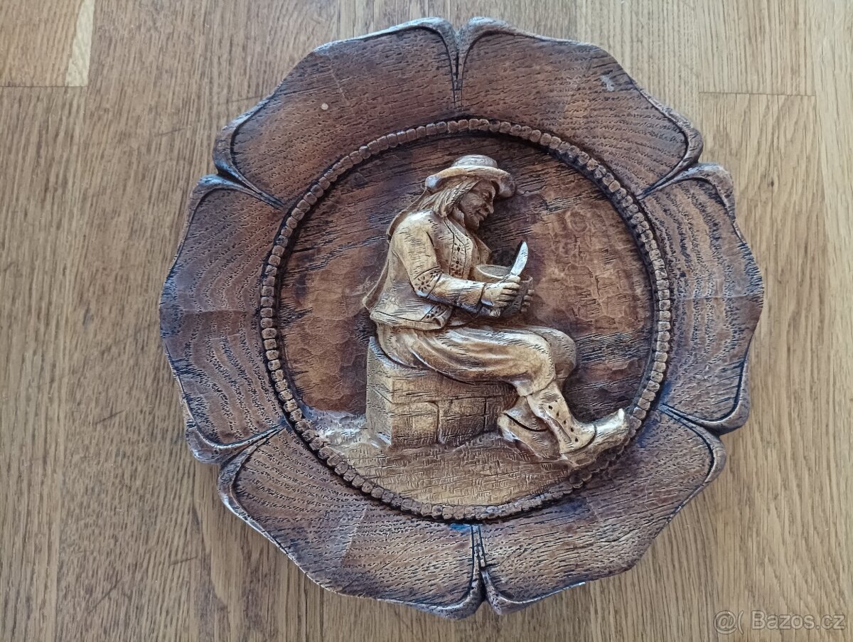 BRETAŇSKÉ PÁROVÉ DŘEVĚNÉ RUČNĚ VYŘEZANÉ TALÍŘE - 11